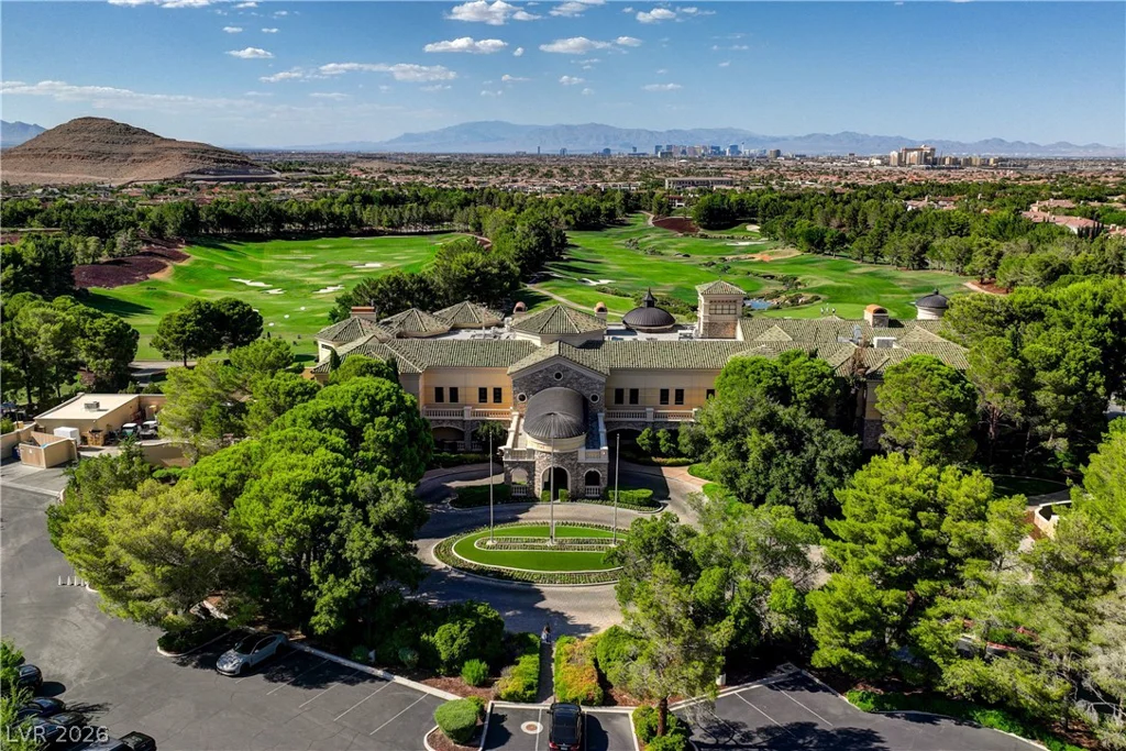 89 Olympia Chase, Las Vegas, NV 89141