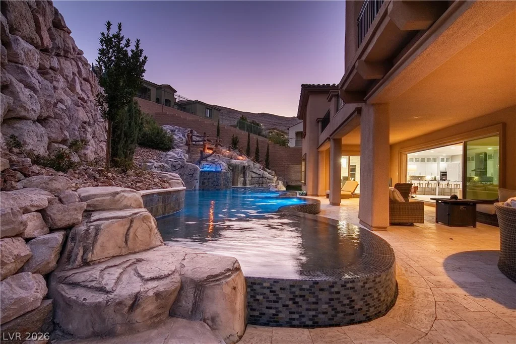 89 Olympia Chase, Las Vegas, NV 89141