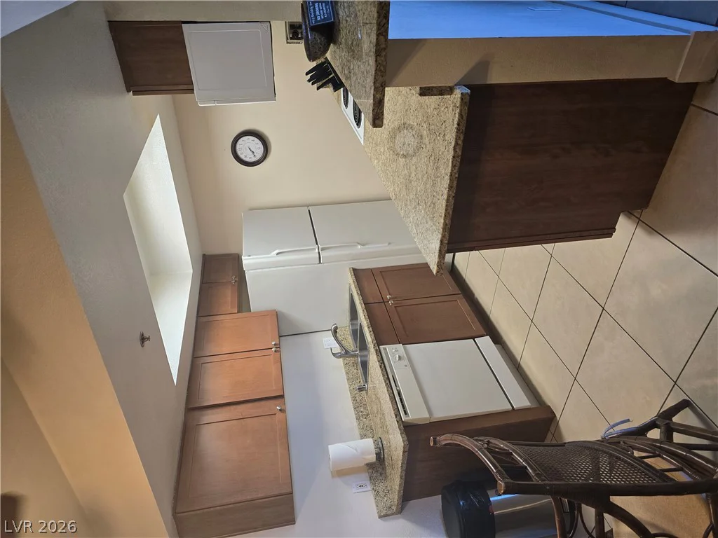 4200 Valley View, Las Vegas, NV 89103