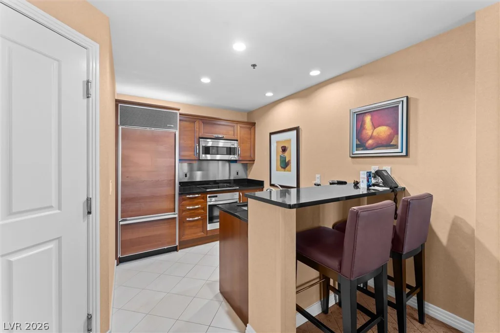 135 Harmon, Las Vegas, NV 89109