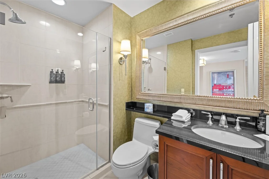 135 Harmon, Las Vegas, NV 89109