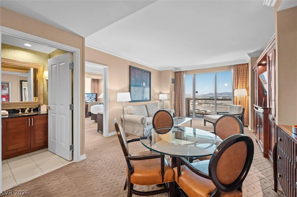 135 Harmon, Las Vegas, NV 89109