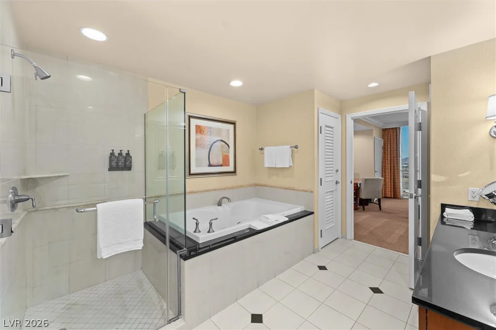 135 Harmon, Las Vegas, NV 89109
