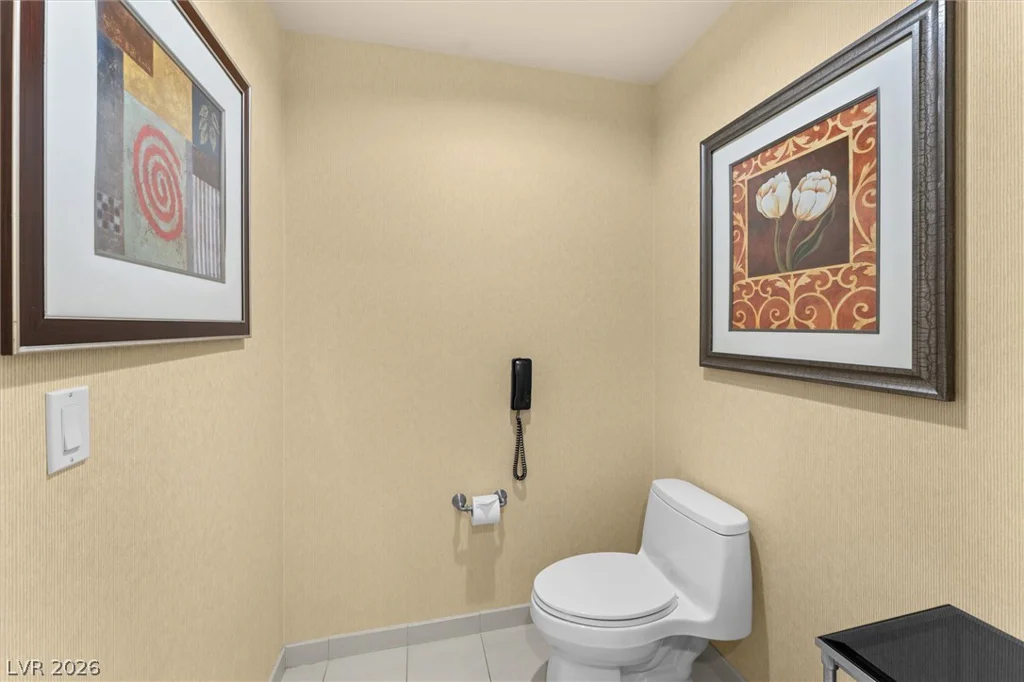 135 Harmon, Las Vegas, NV 89109