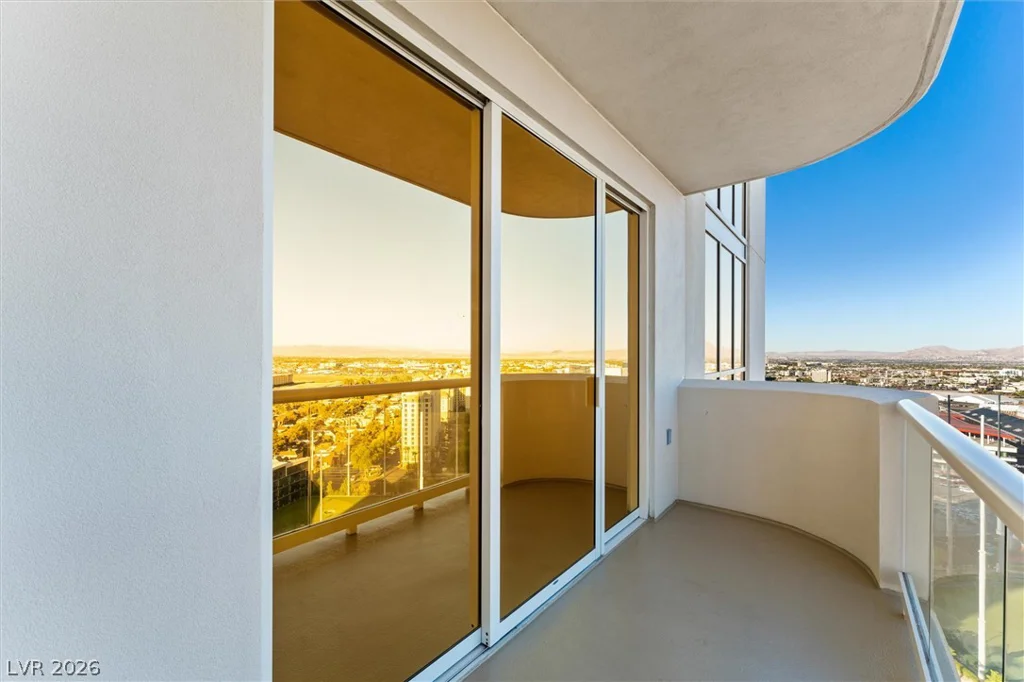 135 Harmon, Las Vegas, NV 89109