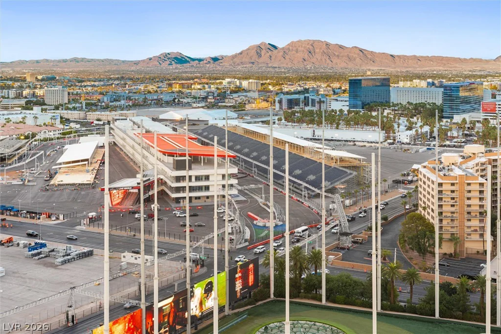 135 Harmon, Las Vegas, NV 89109