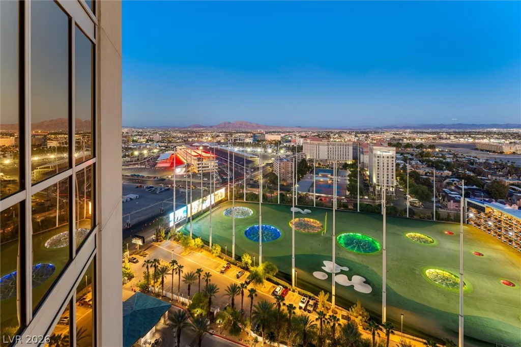 135 Harmon, Las Vegas, NV 89109
