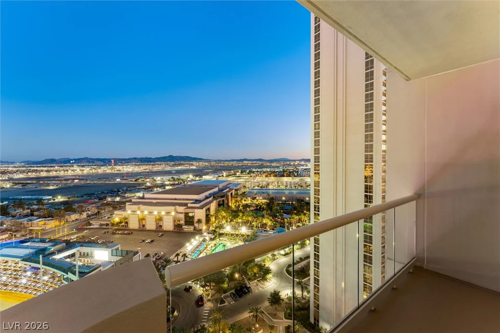 135 Harmon, Las Vegas, NV 89109