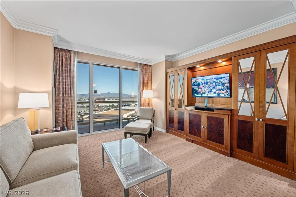 135 Harmon, Las Vegas, NV 89109