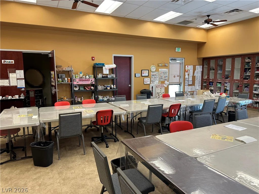 7682 Fieldfare, North Las Vegas, NV 89084