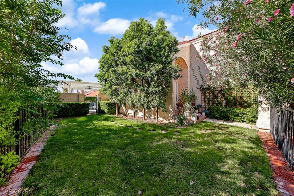 9701 Sierra Mesa, Las Vegas, NV 89117