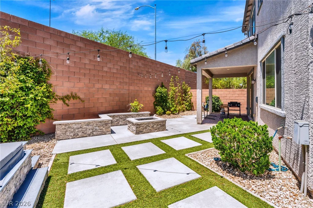5981 Smith Valley, Las Vegas, NV 89148