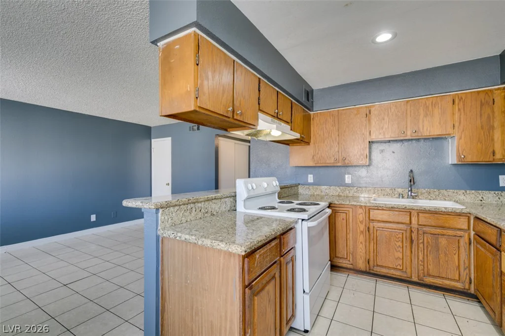 1641 Lamont, Las Vegas, NV 89115