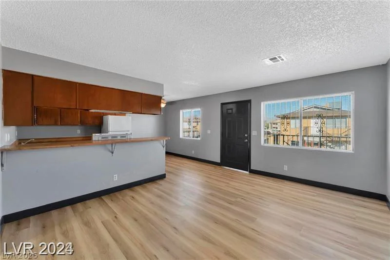 1641 Lamont, Las Vegas, NV 89115