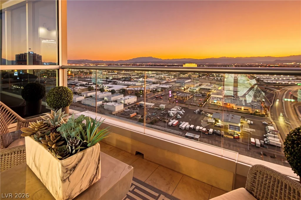 4525 Dean Martin, Las Vegas, NV 89103