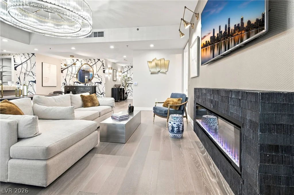 4525 Dean Martin, Las Vegas, NV 89103