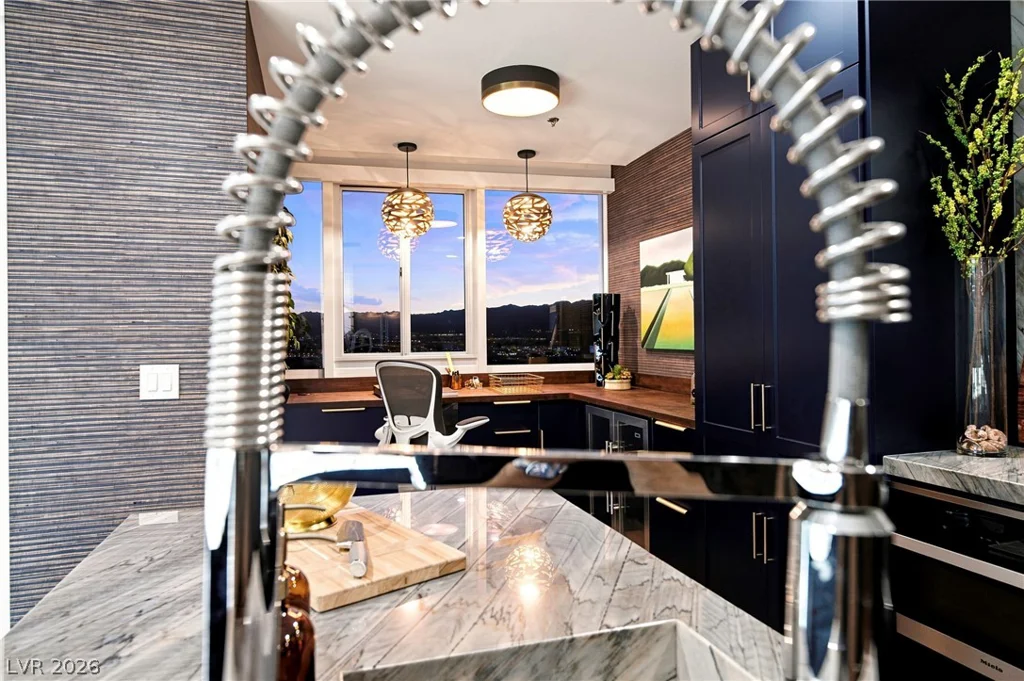 4525 Dean Martin, Las Vegas, NV 89103