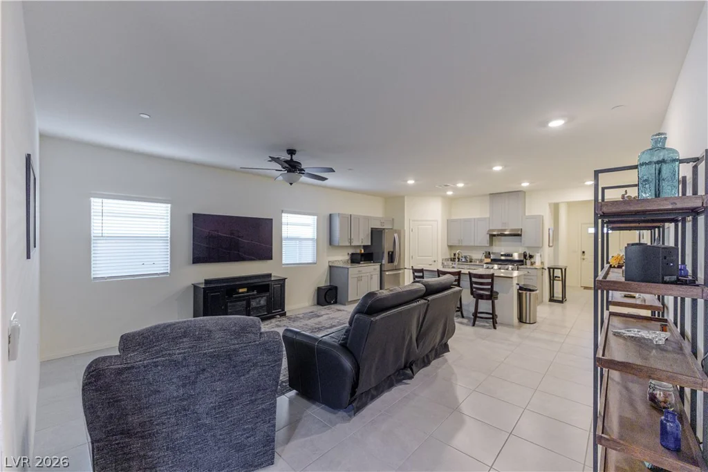 10944 Stone Crossing, Las Vegas, NV 89166