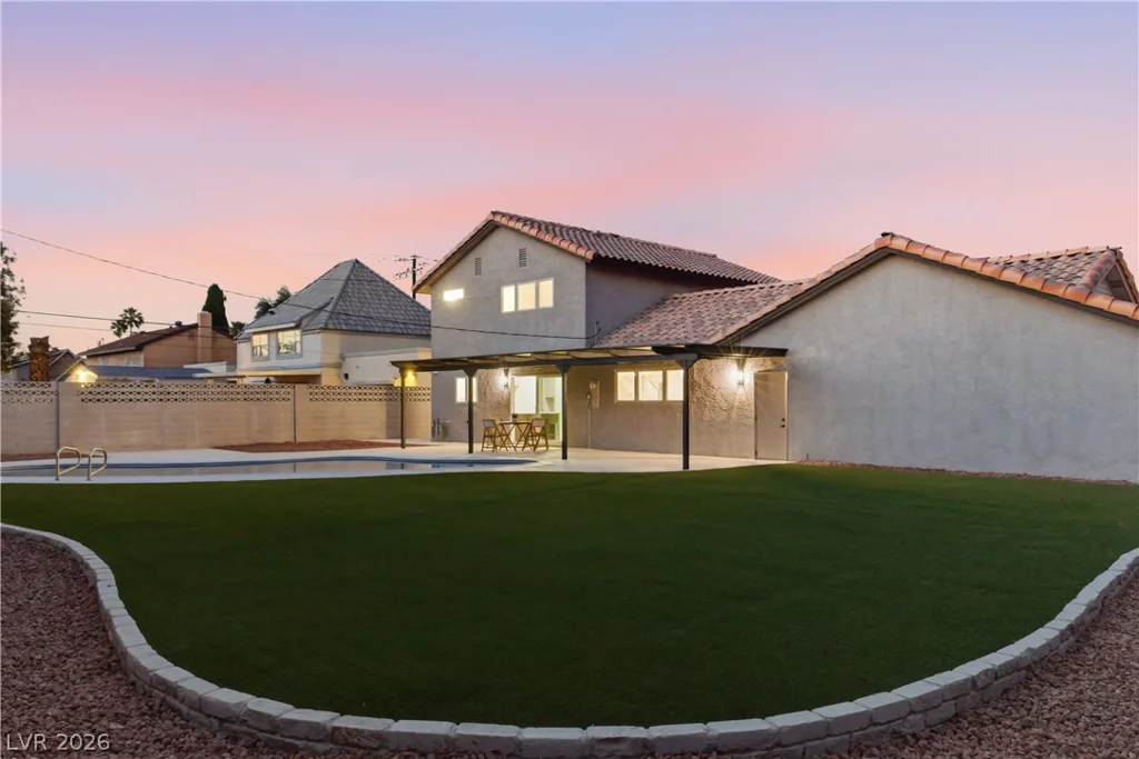 2000 Westlund, Las Vegas, NV 89102