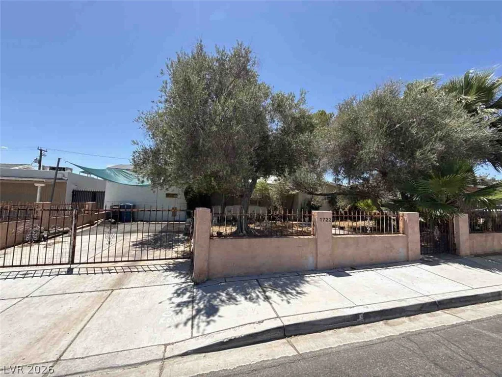 1722 Lewis, Las Vegas, NV 89101