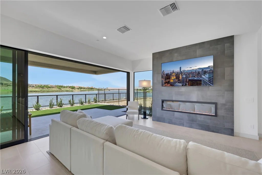 66 Lakefront, Henderson, NV 89011