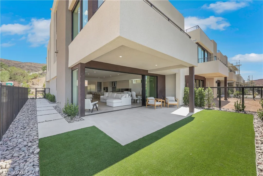 66 Lakefront, Henderson, NV 89011