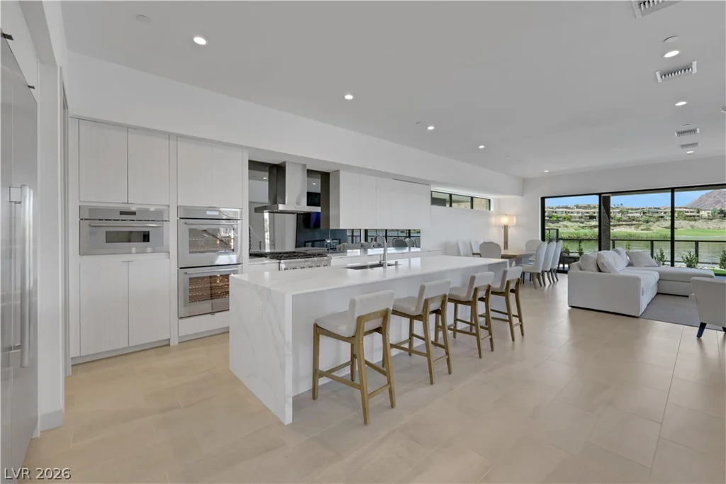 66 Lakefront, Henderson, NV 89011
