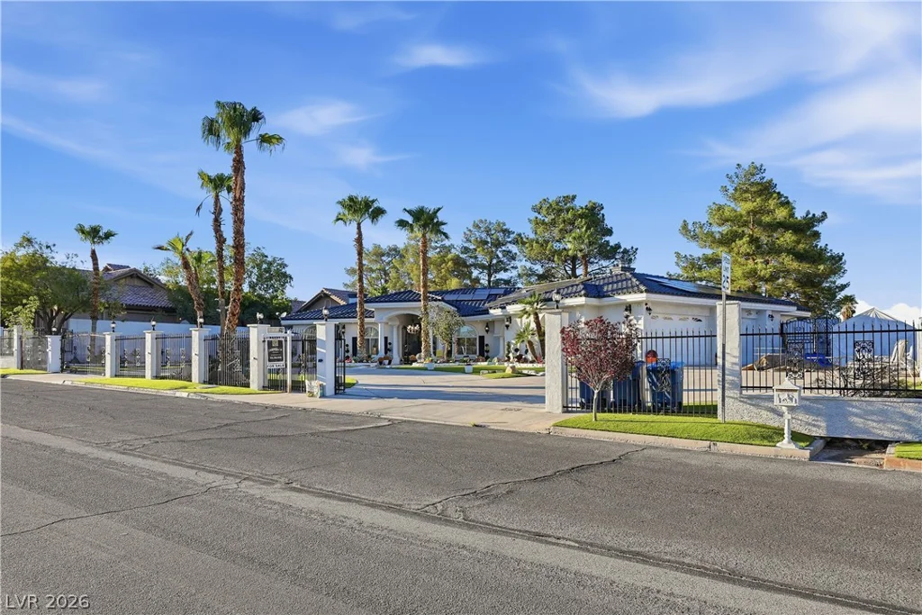 7360 Darby, Las Vegas, NV 89117