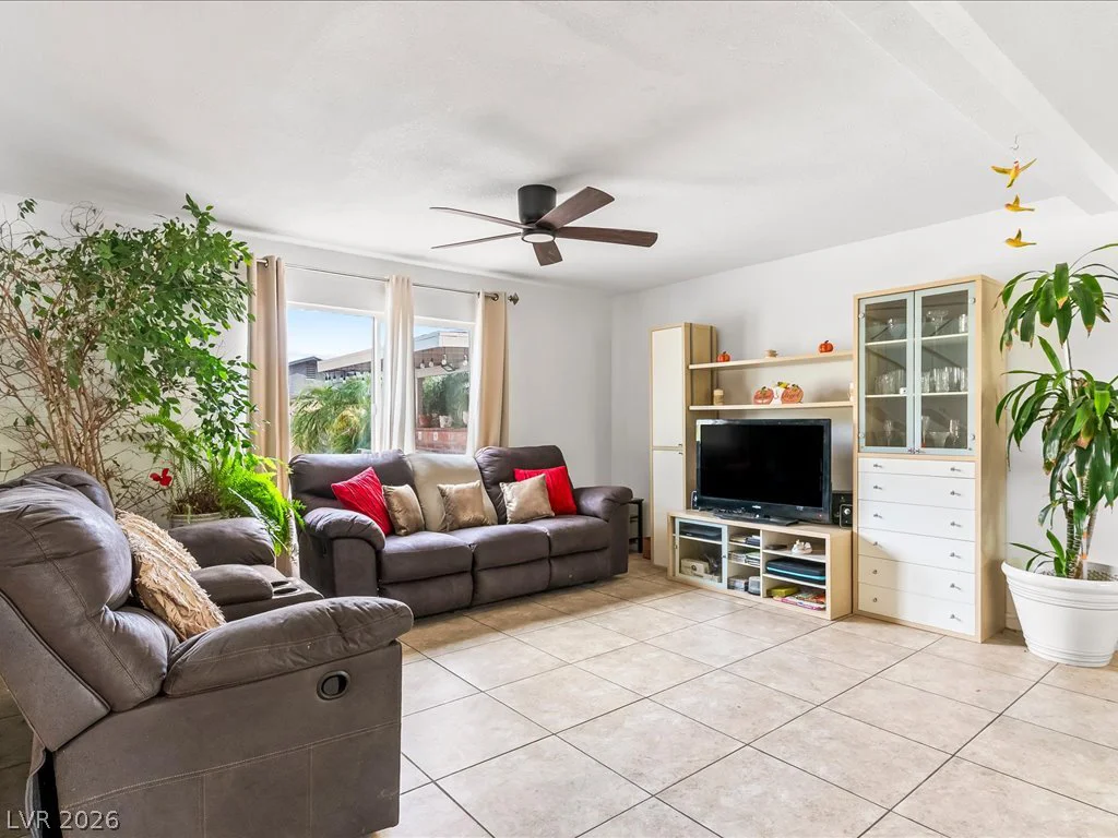 513 Dolores, Las Vegas, NV 89107