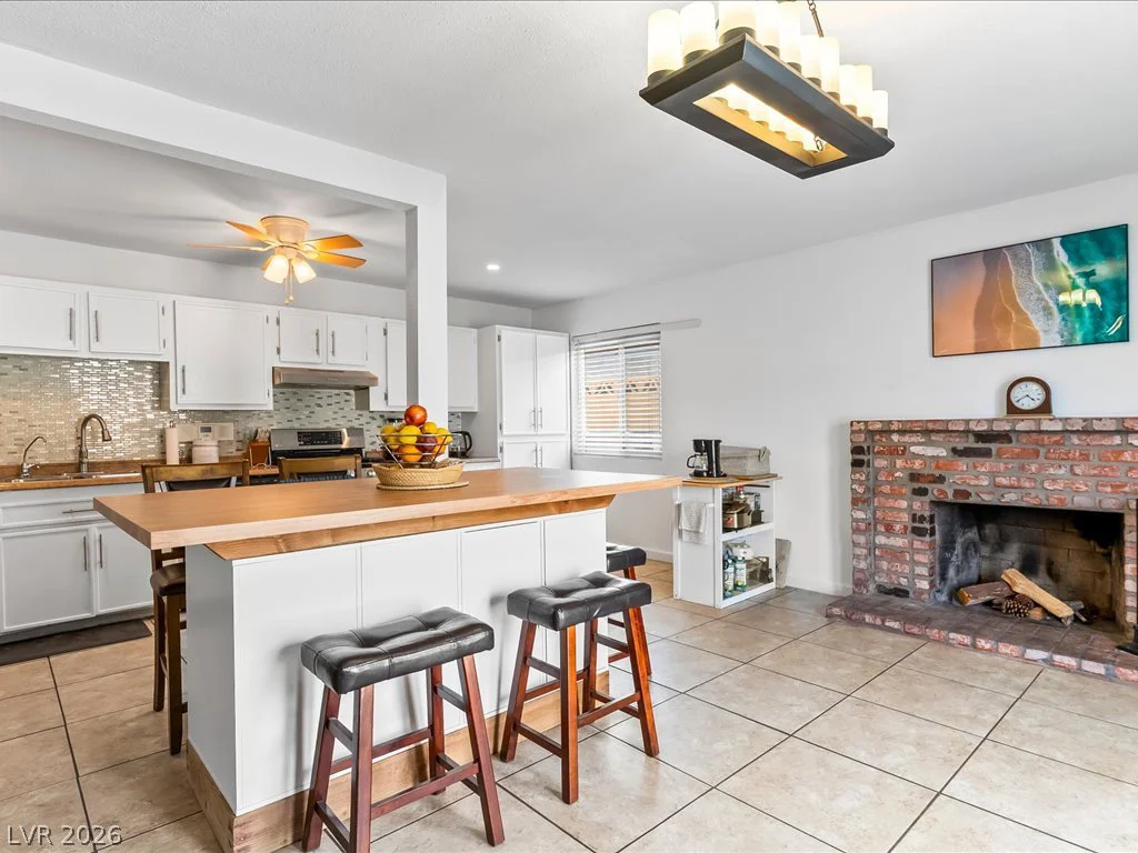 513 Dolores, Las Vegas, NV 89107