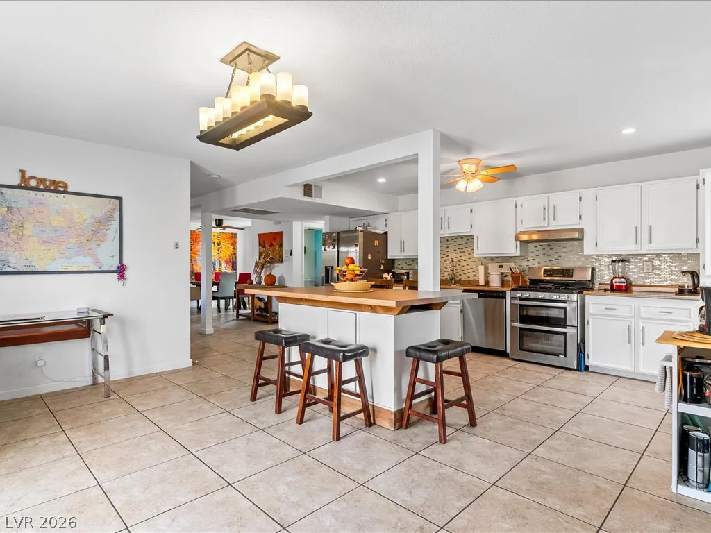 513 Dolores, Las Vegas, NV 89107