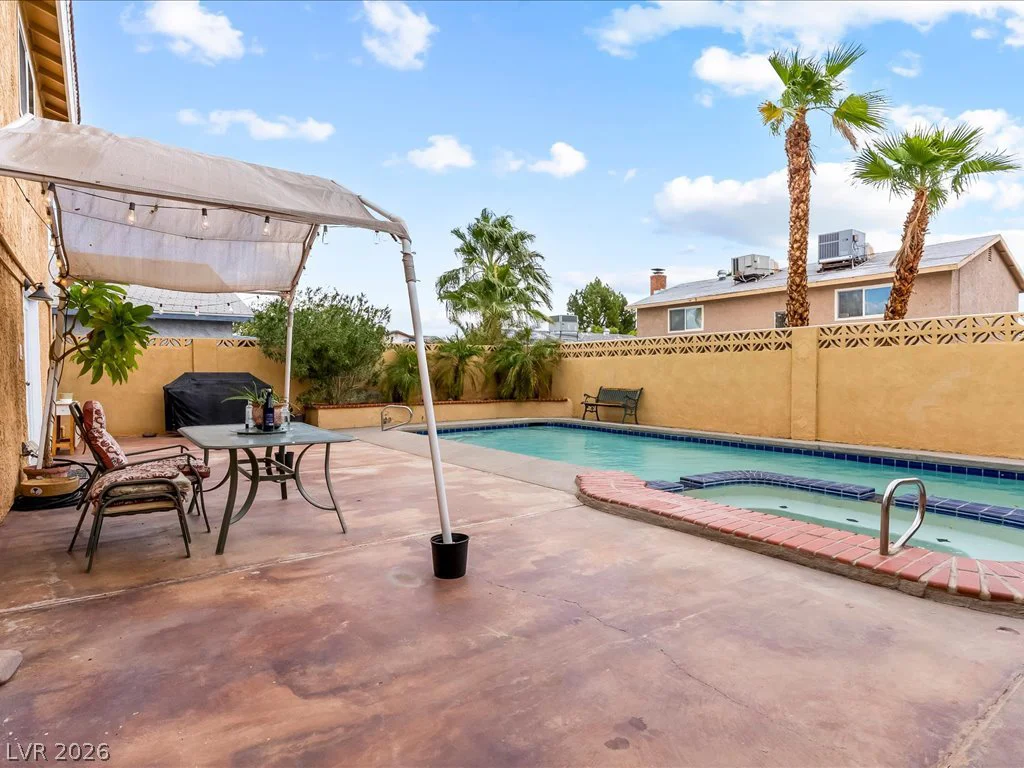 513 Dolores, Las Vegas, NV 89107