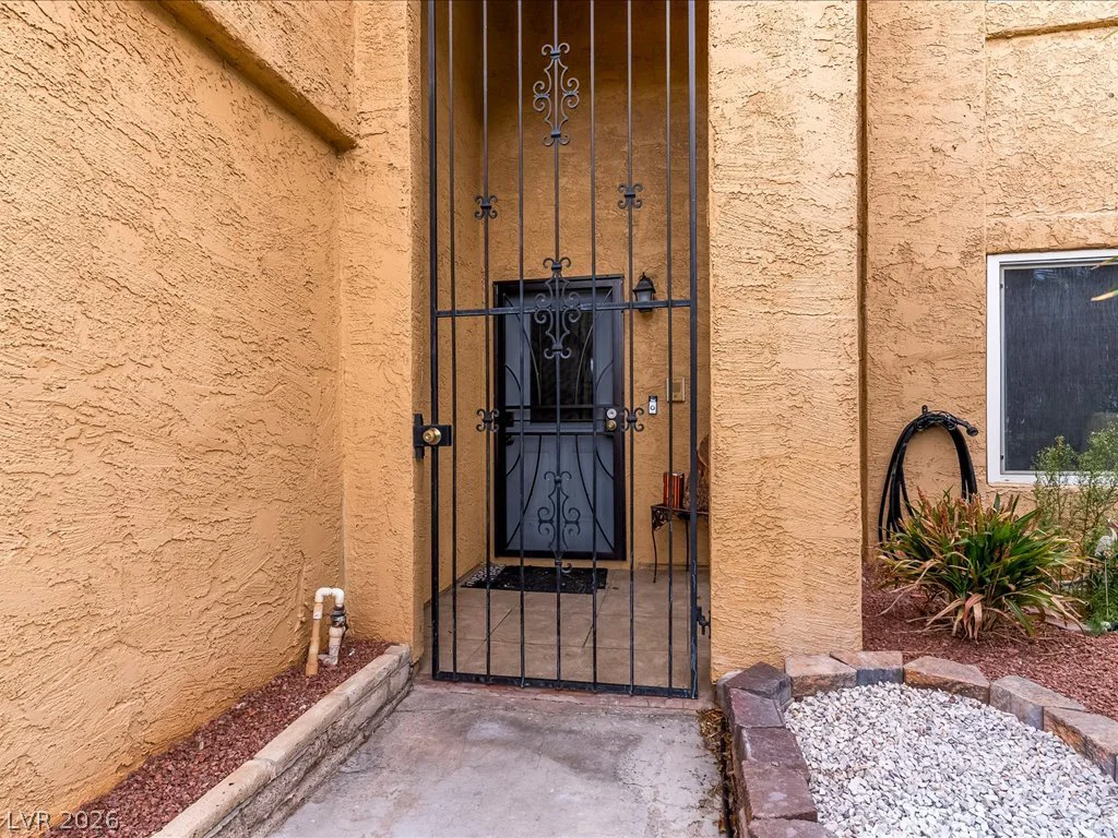 513 Dolores, Las Vegas, NV 89107