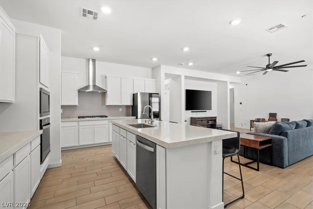 823 Eaton Falls, Henderson, NV 89011