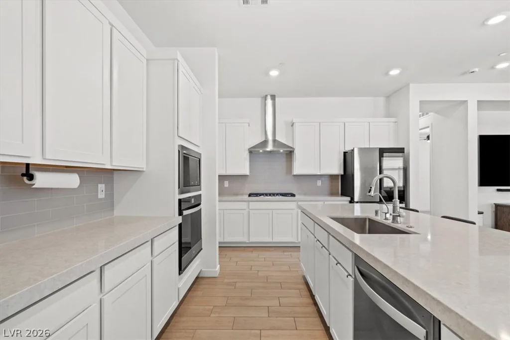 823 Eaton Falls, Henderson, NV 89011
