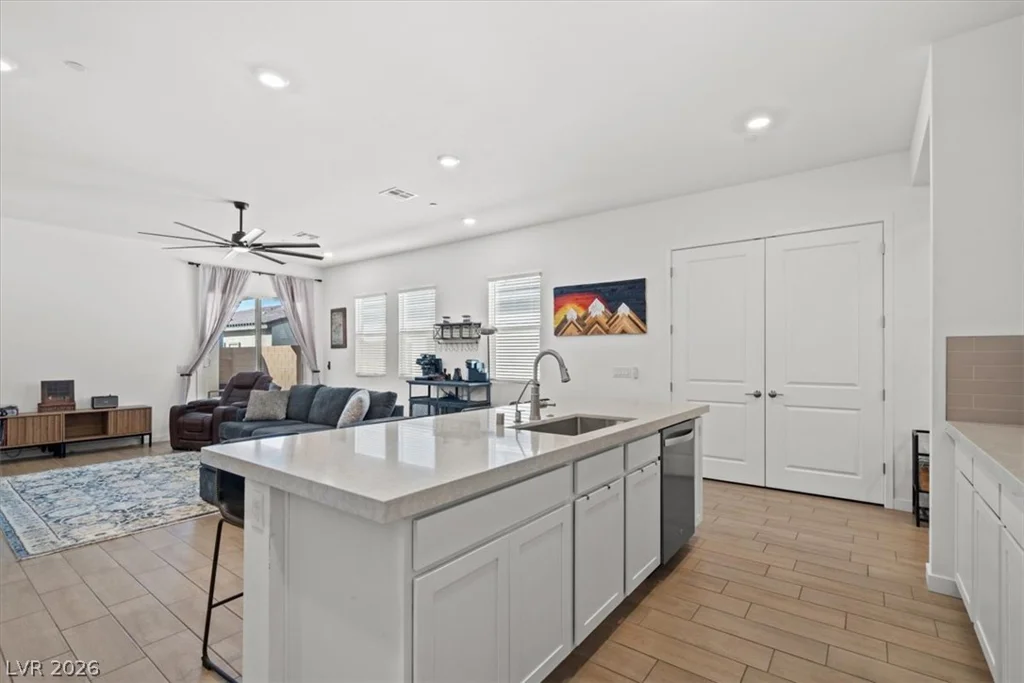 823 Eaton Falls, Henderson, NV 89011