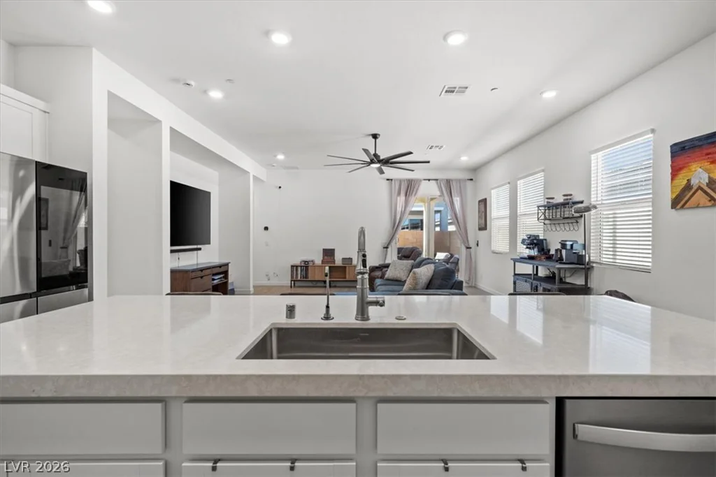 823 Eaton Falls, Henderson, NV 89011