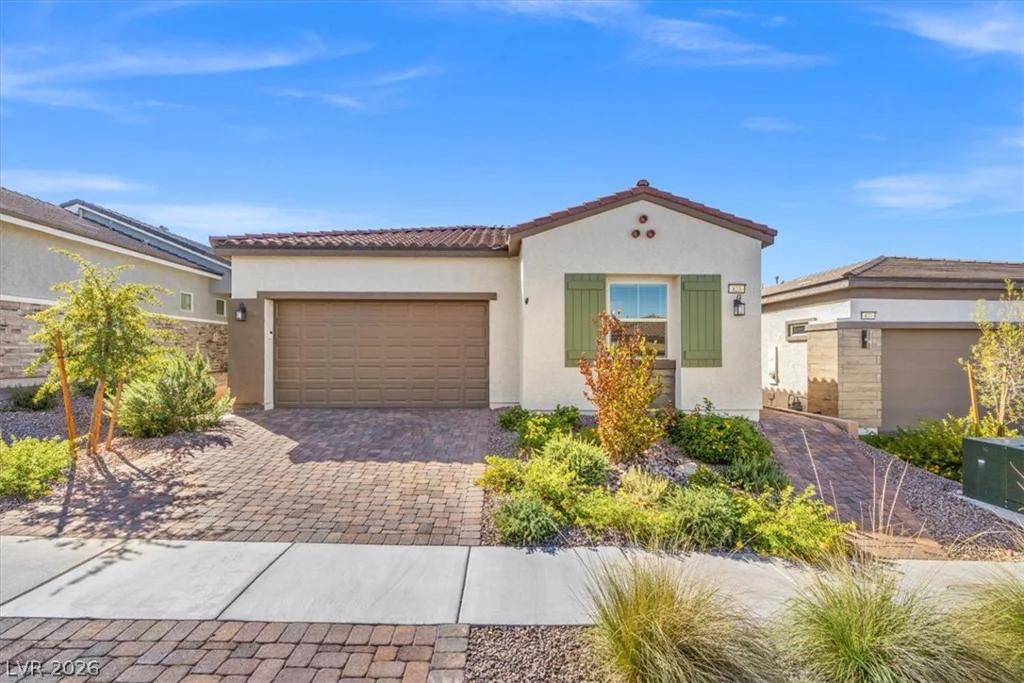 823 Eaton Falls, Henderson, NV 89011