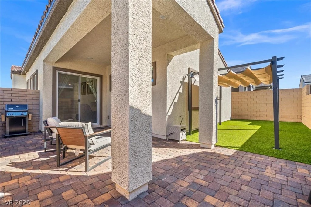 823 Eaton Falls, Henderson, NV 89011