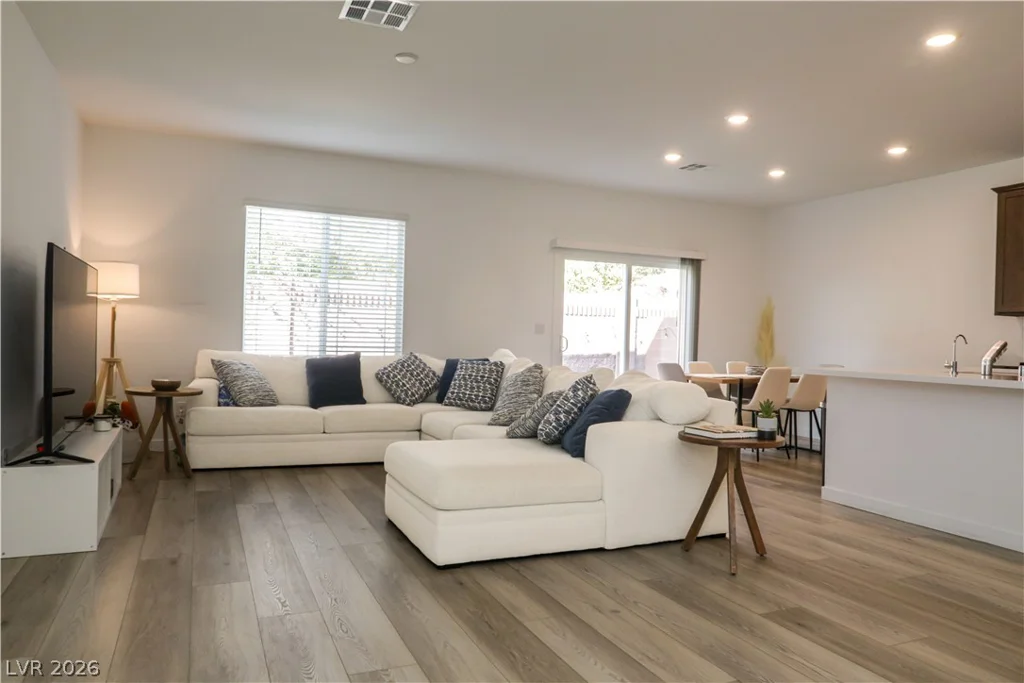376 Great Ocean, North Las Vegas, NV 89084