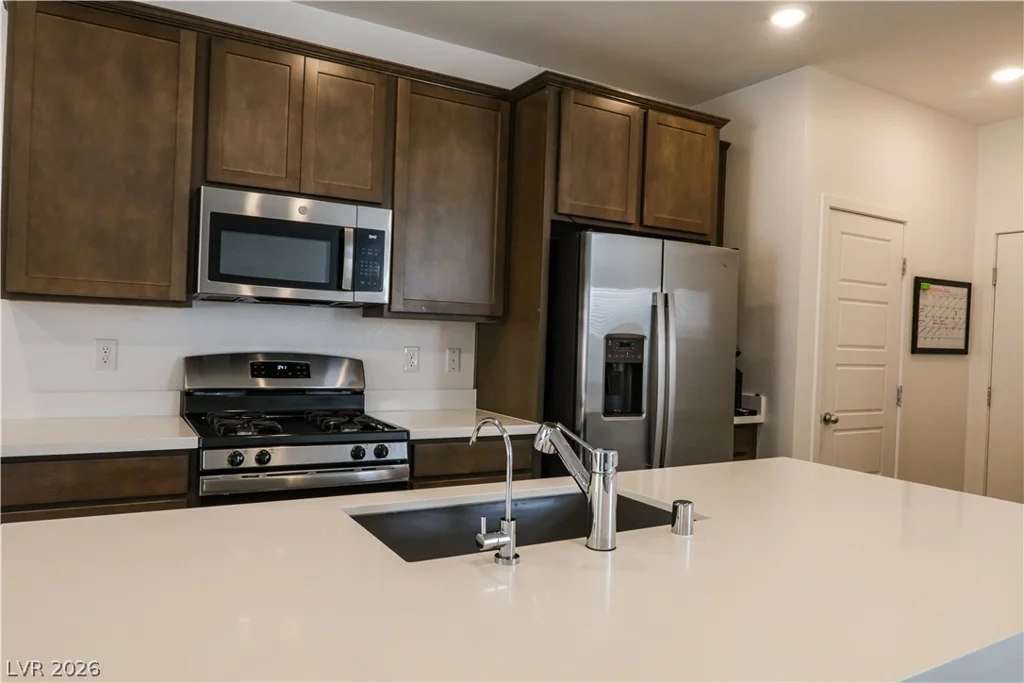 376 Great Ocean, North Las Vegas, NV 89084