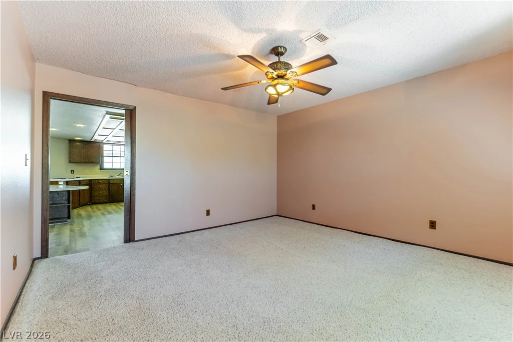 8520 Hammer, Las Vegas, NV 89149