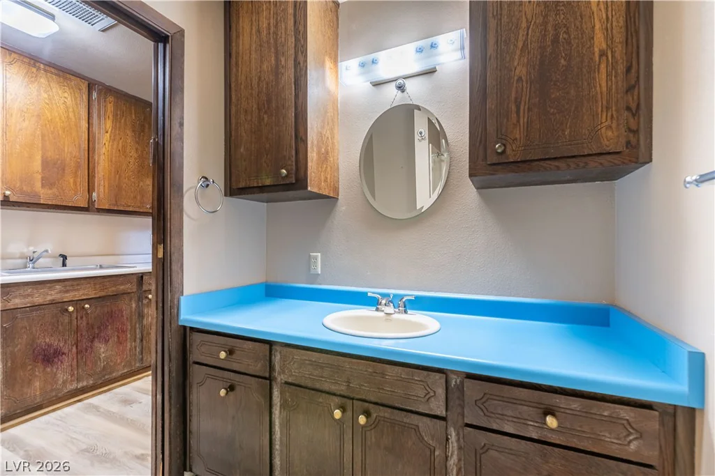8520 Hammer, Las Vegas, NV 89149