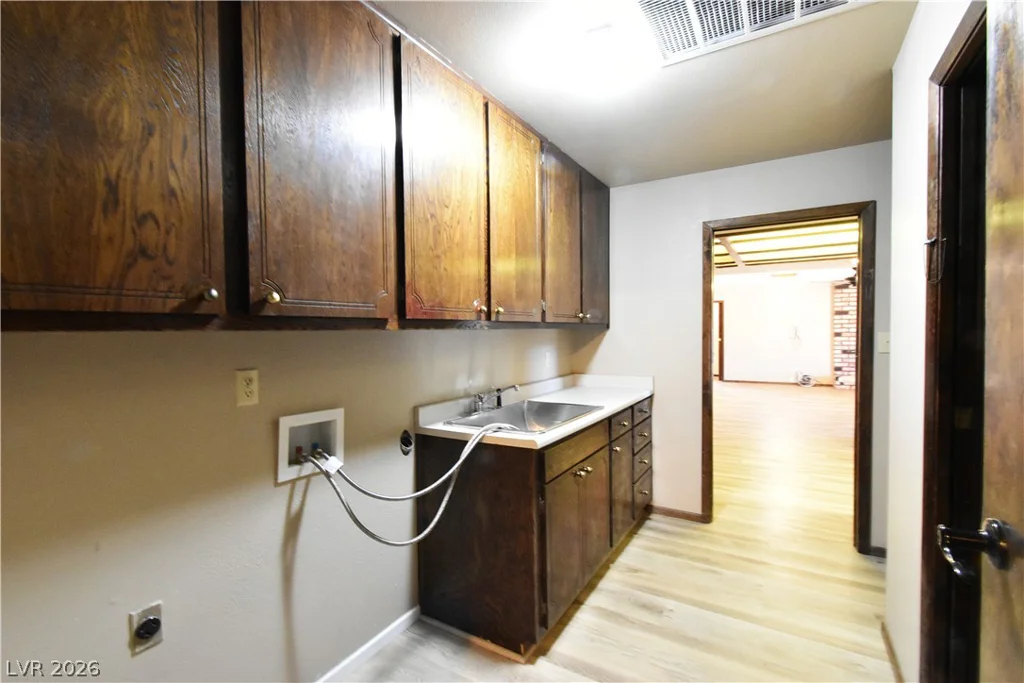 8520 Hammer, Las Vegas, NV 89149