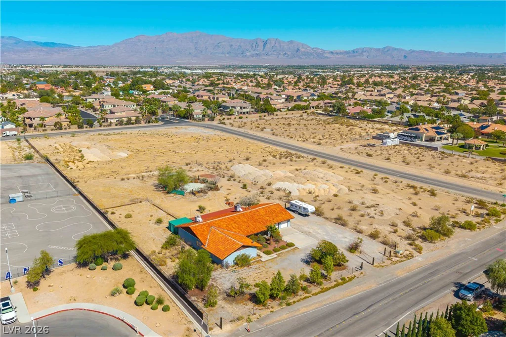 8520 Hammer, Las Vegas, NV 89149
