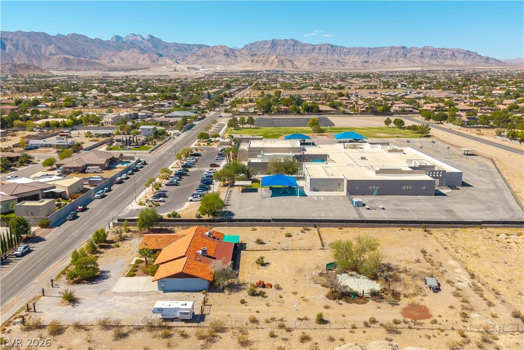 8520 Hammer, Las Vegas, NV 89149