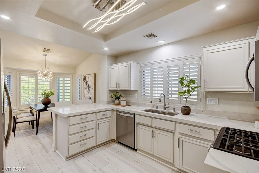 10044 Woodhouse, Las Vegas, NV 89134