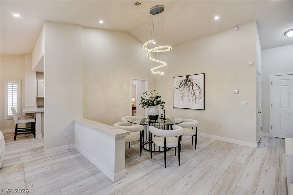 10044 Woodhouse, Las Vegas, NV 89134