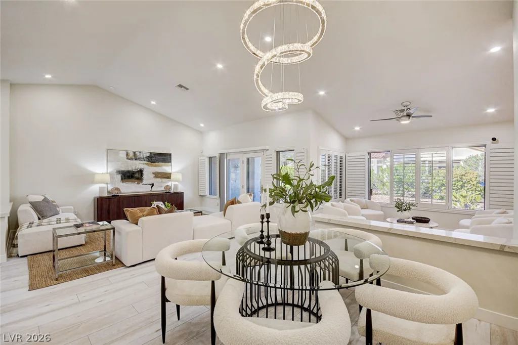 10044 Woodhouse, Las Vegas, NV 89134