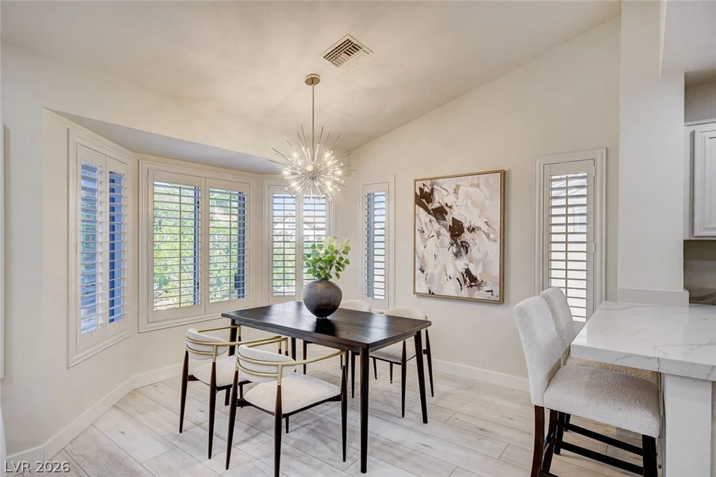 10044 Woodhouse, Las Vegas, NV 89134